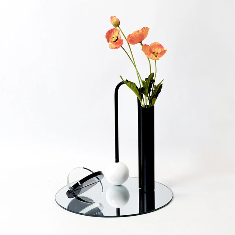 Modern Arc Iron Vase – Sculptural Elegance in Gold